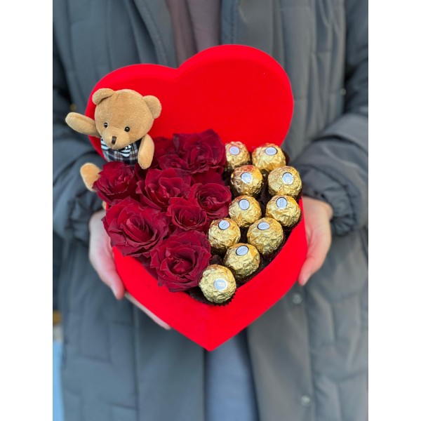 Kalpli Kutu Gül, Ayıcık ve Ferrero Rocher Aranjmanı